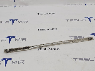 Трубка усиления телевизора/радиаторов алюминиевая (ус) Tesla Model S 1 поколение [рестайлинг] 2018, 1038910-00