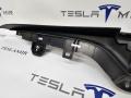 Кронштейн накладки (логотипа) V-образной гриля передний Tesla Model S 1 поколение [2-й рестайлинг] 2022, 1779981-00, 1611024-00 - фото №2