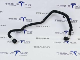 Шланг системы охлаждения заднего мотора Tesla Model 3 1 поколение 2023, 1077585-00