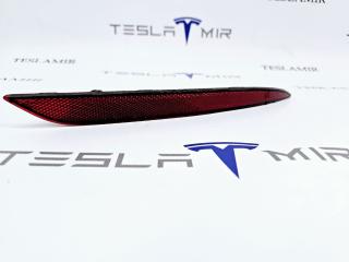 Катафот заднего бампера (отражатель) правый Tesla Model 3 1 поколение 2019, 1077407-00