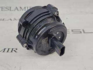 Помпа теплового насоса Tesla Model 3 1 поколение [рестайлинг] 2023, 1492611-00