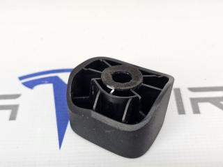 Упор крышки багажника правый Tesla Model Y 1 поколение 2025, 2082459-00