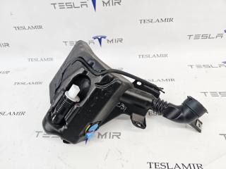 бачок омывателя Tesla Model 3 1 поколение 2023, 1096062-00, 1090850-00, 1131028-00, 1110164-00, 1901506-00