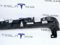 Кронштейн крепления обшивки багажника правый Tesla Model X 1 поколение 2018, 1080709-00, 1073312-00 - фото №3
