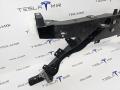 передняя панель крепления облицовки (телевизор) Tesla Model Y 1 поколение 2025, 1949869-00, 1974876-00, 1949868-00, 1917249-00 - фото №2