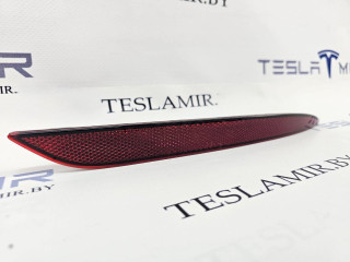 Катафот заднего бампера (отражатель) правый Tesla Model 3 1 поколение 2021, 1077407-00