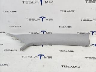 Накладка декоративная стойки А внутренняя правая верхняя Tesla Model 3 2 поколение 2024, 1731774-10