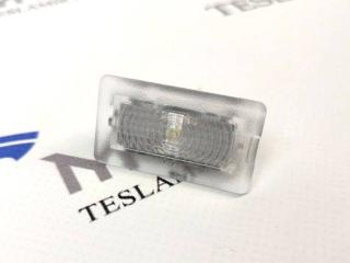 Фонарь подсветки двери/багажника белый (лампочка подсветки) Tesla Model 3 1 поколение 2023, 1007151-70