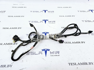 Электропроводка бампера заднего Tesla Model 3 1 поколение 2022, 1067959-00