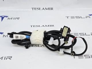 Электропроводка бампера переднего Tesla Model 3 1 поколение 2023, 2067958-00, 2067958-04