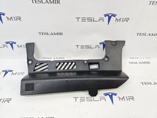 пластик Tesla Model Y 1 поколение 2023, 1833395-00