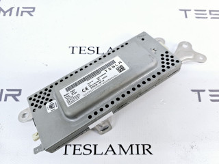 блок радио Tesla Model 3 1 поколение 2019, 1079749-00