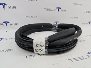 уплотнитель двери Tesla Model Y 1 поколение 2022, 1497675-00, 1497676-00