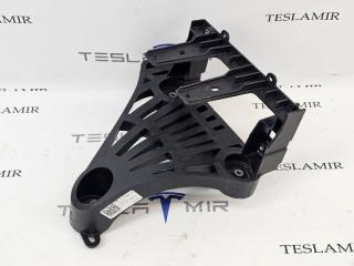 кронштейн компрессора кондиционера Tesla Model Y 1 поколение 2025, 1673627-00, 1667014-00