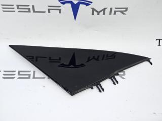 Накладка на зеркало (треугольник) правая Tesla Model 3 2 поколение 2025, 1130656-00