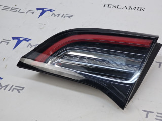 фонарь крышки багажника правый Tesla Model Y 1 поколение 2022, 1077402-00, 1077404-00, 1502089-00, 1077402-96