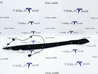 Уплотнитель крышки багажника с датчиком правый Tesla Model X 1 поколение 2018, 1056300-00, 1042393-00