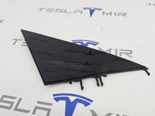 Накладка на зеркало (треугольник) правая Tesla Model 3 1 поколение 2023, 1130656-00
