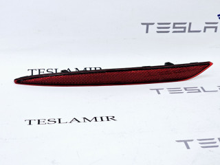 Катафот заднего бампера (отражатель) левый Tesla Model 3 1 поколение 2022, 1077406-00