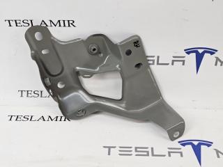 крепление ( кронштейн ) крыла Tesla Model 3 2 поколение 2024, 1771937-00