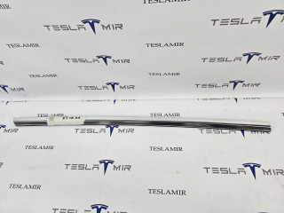 Молдинг двери (хром) передний правый Tesla Model 3 1 поколение 2019, 1080684-00, 1873572-00