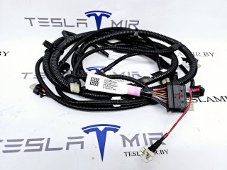 Электропроводка бампера переднего Tesla Model 3 1 поколение 2020, 1067958-00