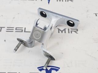 петля крышки багажника Tesla Model Y 1 поколение 2025, 1931317-00