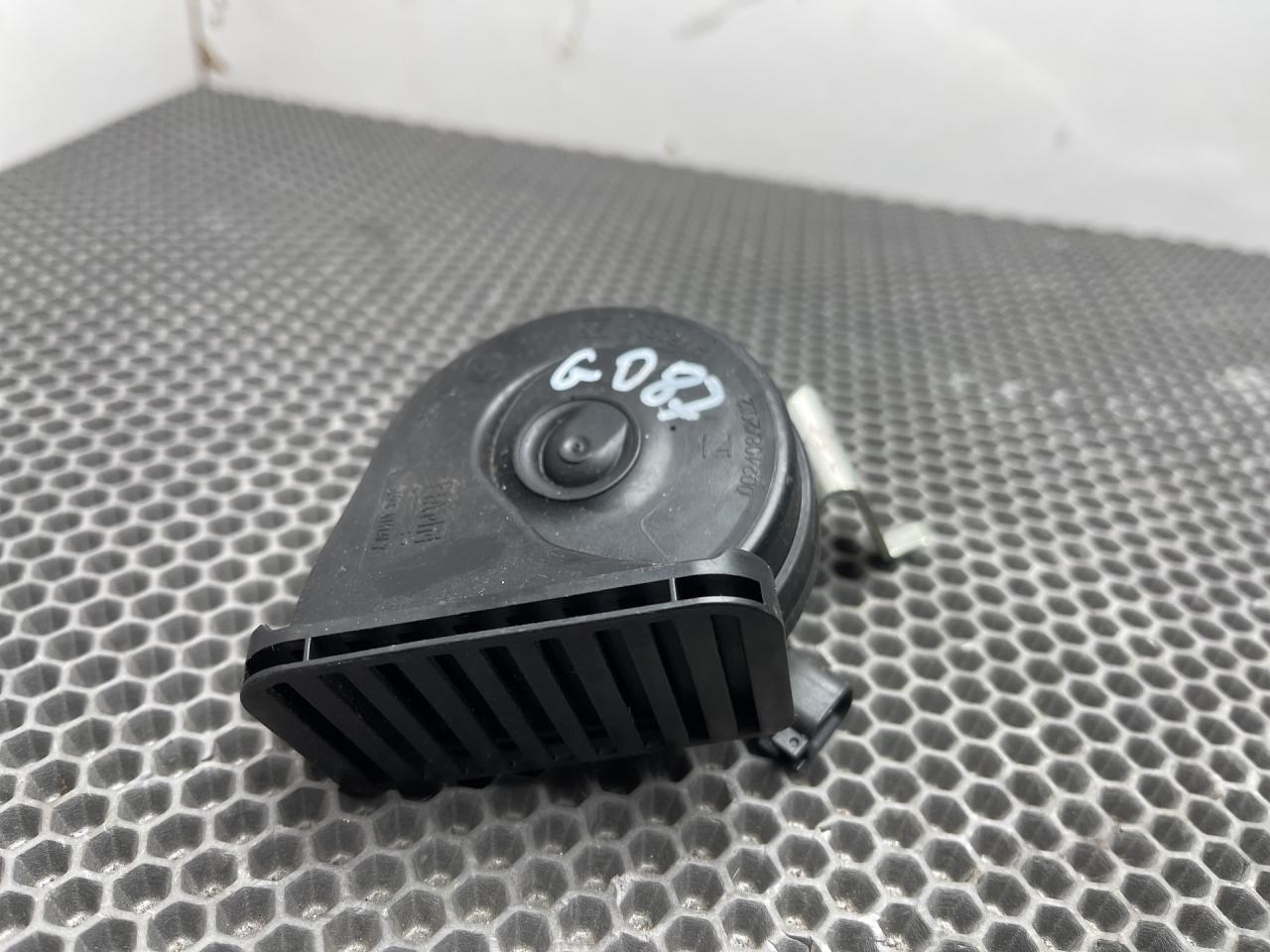 сигнал (клаксон) Buick Encore GX 1 поколение 2022, 1.3 л., бензин, АКПП, чёрный, полный привод, 42603368 - фото №1