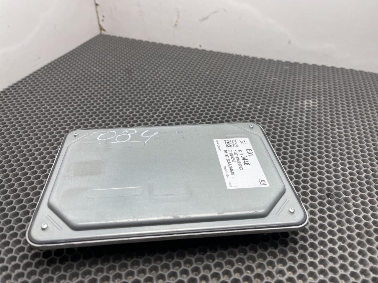 блок управления двигателем Cadillac XT4 1 поколение 2019, 2.0 л., бензин, АКПП, синий, передний привод, 12700446 - фото №1