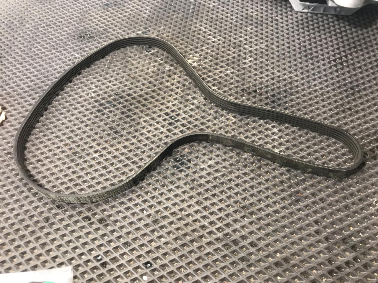 ремень генератора Buick Envista 1 поколение 2024, 1.2 л., бензин, АКПП, белый, передний привод - фото №1