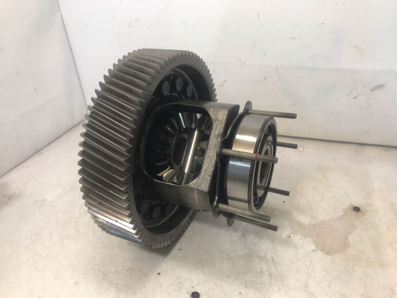 двигатель Tesla Model S 1 поколение (2012 - 2016), 0.1 л., электро, АКПП, серый, седан, задний привод - фото №1