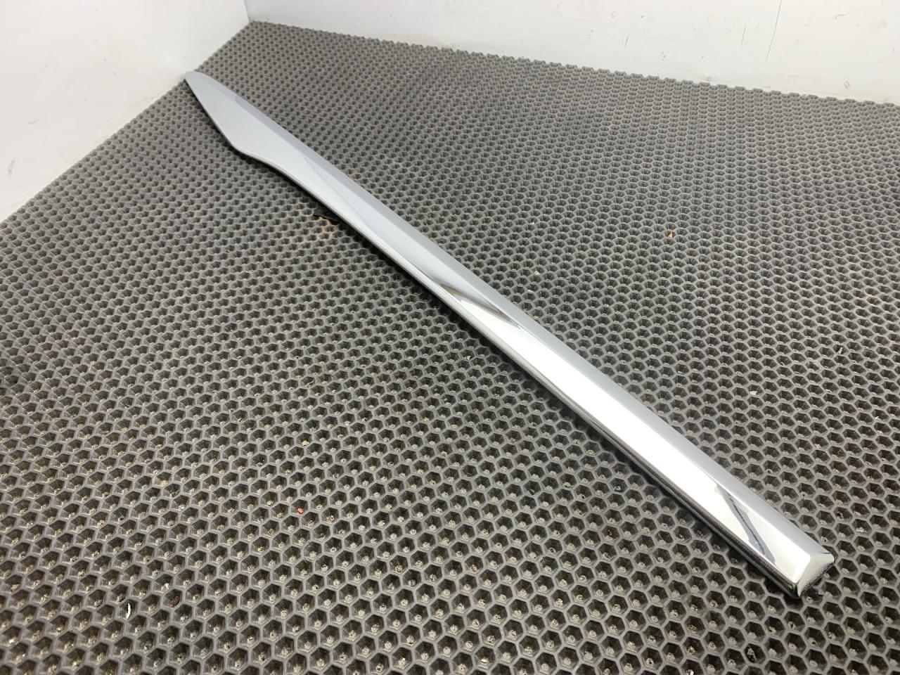 молдинг двери задней левой Acura MDX 4 поколение 2022, 3.5 л., бензин, АКПП, серебристый, полный привод, 72852TYAA00-0102 - фото №1