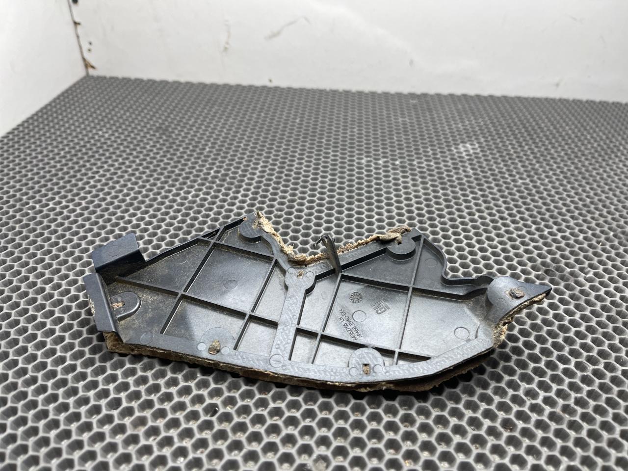 пыльник переднего крыла Cadillac XT4 1 поколение 2019, 2.0 л., бензин, АКПП, синий, передний привод, 84352755 - фото №1