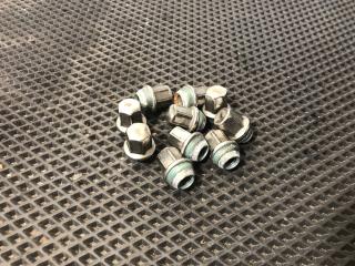 гайка колесная Chevrolet TrailBlazer 3 поколение 2021, 1.3 л., бензин, АКПП, черный, полный привод