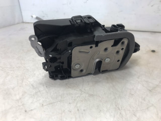 замок двери передней левой Volvo XC60 2 поколение 2023, 2.0 л., бензин, АКПП, белый, внедорожник 5 дв., передний привод, 31440997