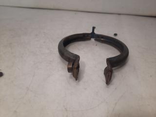 кронштейн глушителя Chevrolet Equinox 3 поколение 2019, 1.5 л., бензин, АКПП, белый, внедорожник 5 дв., передний привод