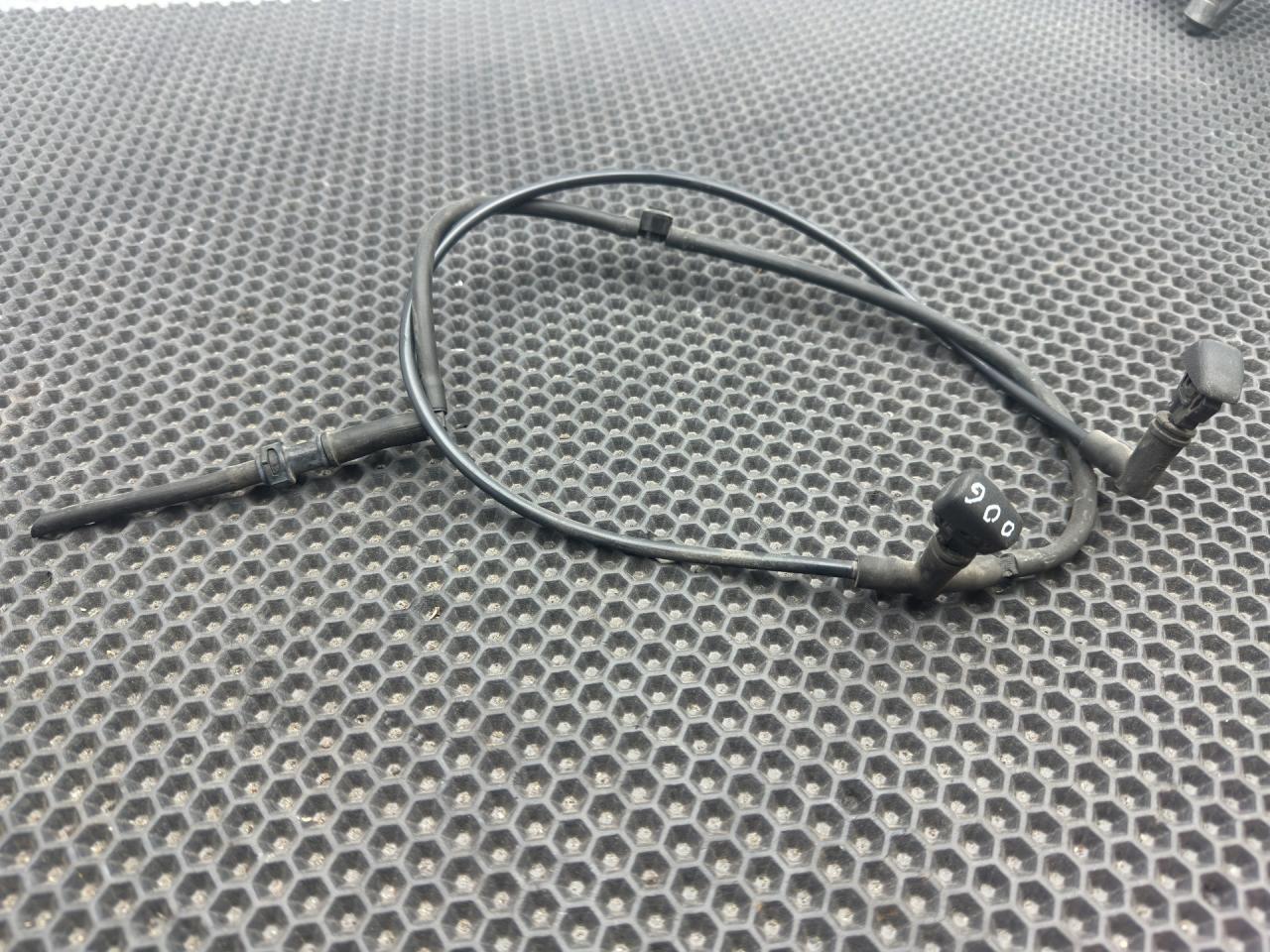 форсунка омывателя лобового стекла Chevrolet Malibu 9 поколение 2017, 1.5 л., бензин, АКПП, седан - фото №1