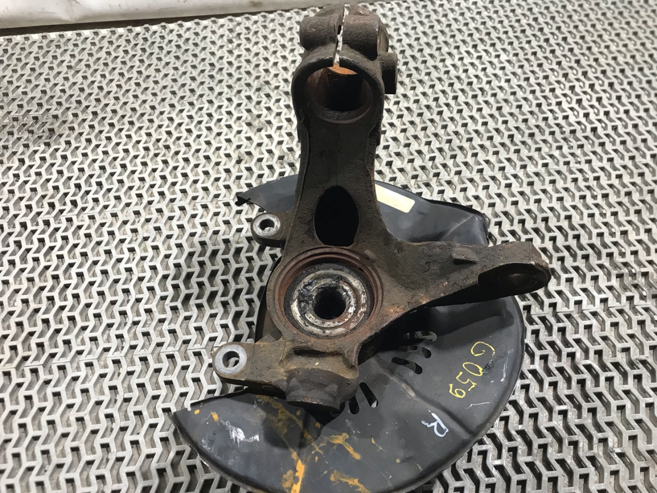 кулак поворотный правый Acura RDX 3 поколение 2020, 2.0 л., бензин, АКПП, белый, внедорожник 5 дв., полный привод - фото №1