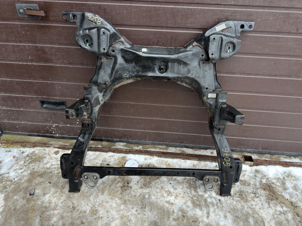 балка подвески передняя (подрамник) Chevrolet TrailBlazer 3 поколение 2021, 1.3 л., бензин, АКПП, черный, полный привод - фото №1