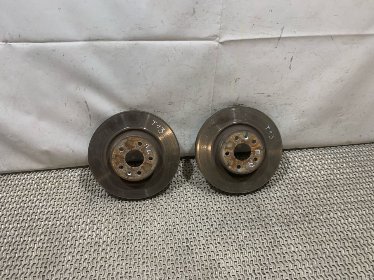 диск тормозной передний Tesla Model S 1 поколение (2012 - 2016), 0.1 л., электро, АКПП, серый, седан, задний привод - фото №1