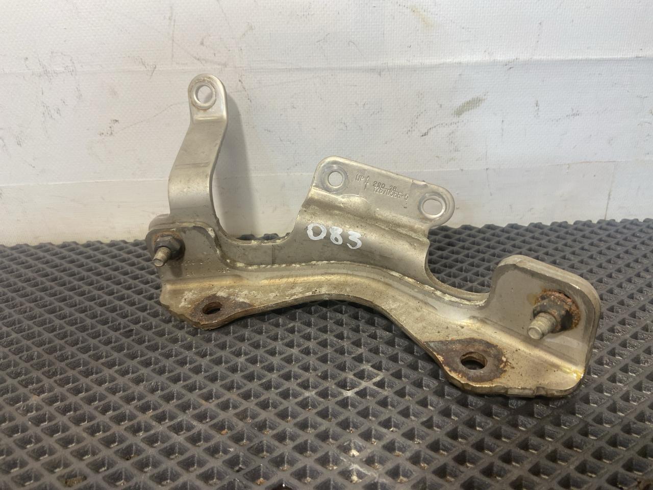 кронштейн двигателя Chevrolet Equinox 3 поколение 2019, 1.5 л., бензин, АКПП, синий, передний привод, UP422670506-5 - фото №1