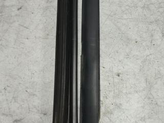 Уплотнитель стекла Volkswagen Passat B6 2006