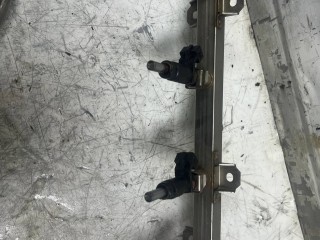 топливная рампа BMW 3 серия E90/E91/E92/E93 (2004 - 2010), 2.0 л., бензин, АКПП, 7561277, 0007C01166