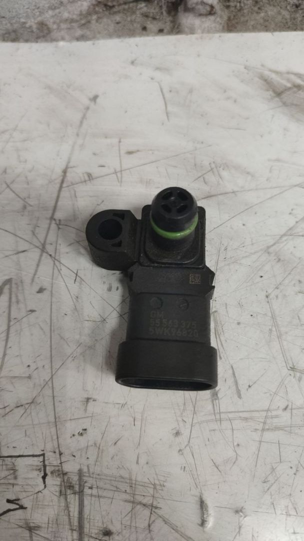 датчик абсолютного давления Chevrolet Cruze 1 поколение 2010, 1.6 л., бензин, МКПП, 55563375, 5WK96820 - фото №1