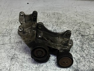 кронштейн генератора Peugeot 307 1 поколение 2005, 2.0 л., дизель, 9634817980