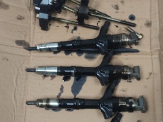 форсунка Toyota Avensis 2 поколение (T250) [рестайлинг] 2007, 2.0 л., дизель, 236700G010