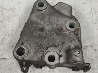 кронштейн двигателя Peugeot 307 1 поколение 2004, 2.0 л., дизель, 9628311880