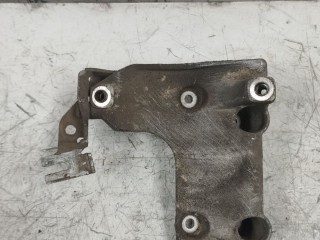 кронштейн компрессора кондиционера BMW 3 серия E90/E91/E92/E93 (2004 - 2010), 2.0 л., бензин, АКПП, 750598002