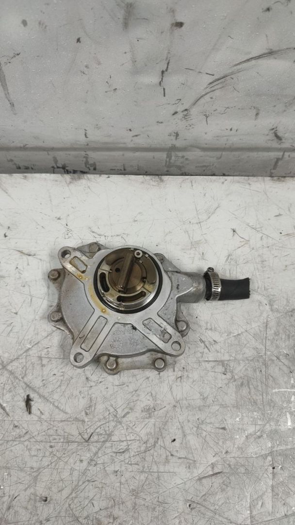 насос вакуумный BMW 3 серия E90/E91/E92/E93 (2004 - 2010), 2.0 л., бензин, АКПП, 7542498, 1166754249802 - фото №1