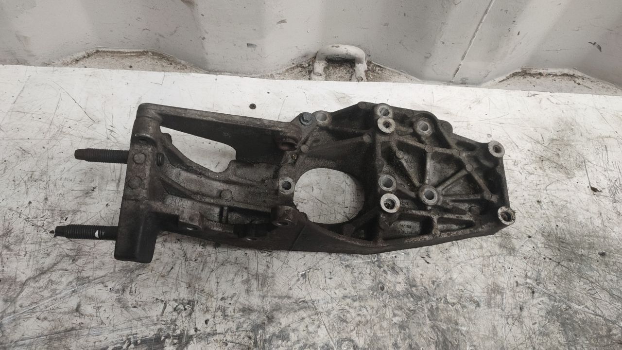 кронштейн гидроусилителя Ford Focus 1 поколение (1998 - 2001), 1.8 л., бензин, 93BB3L596AE - фото №1